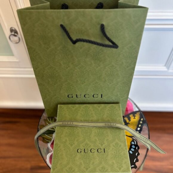 Authentic Gucci gift bag, box and ribbon - Picture 4 of 5